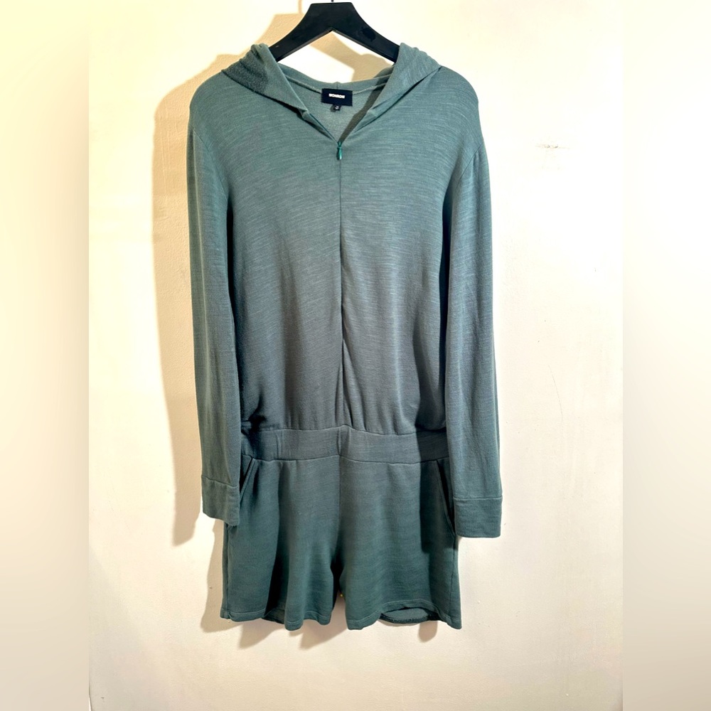 Monrow hooded zip up long sleeve shorts romper jumpsuit. Size Medium in green